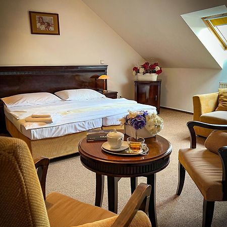 Hotel U Zeleneho Stromu Nepomuk 外观 照片