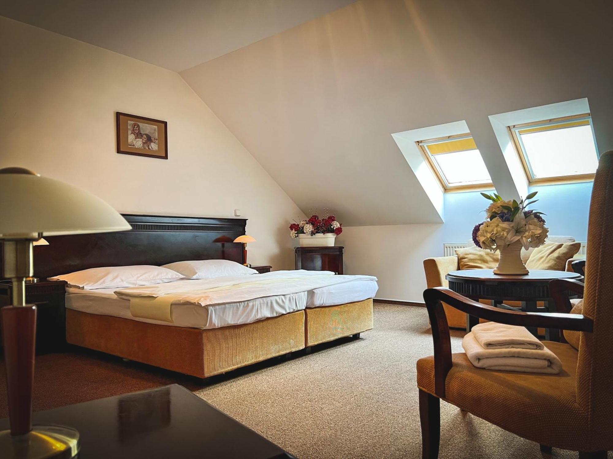Hotel U Zeleneho Stromu Nepomuk 外观 照片