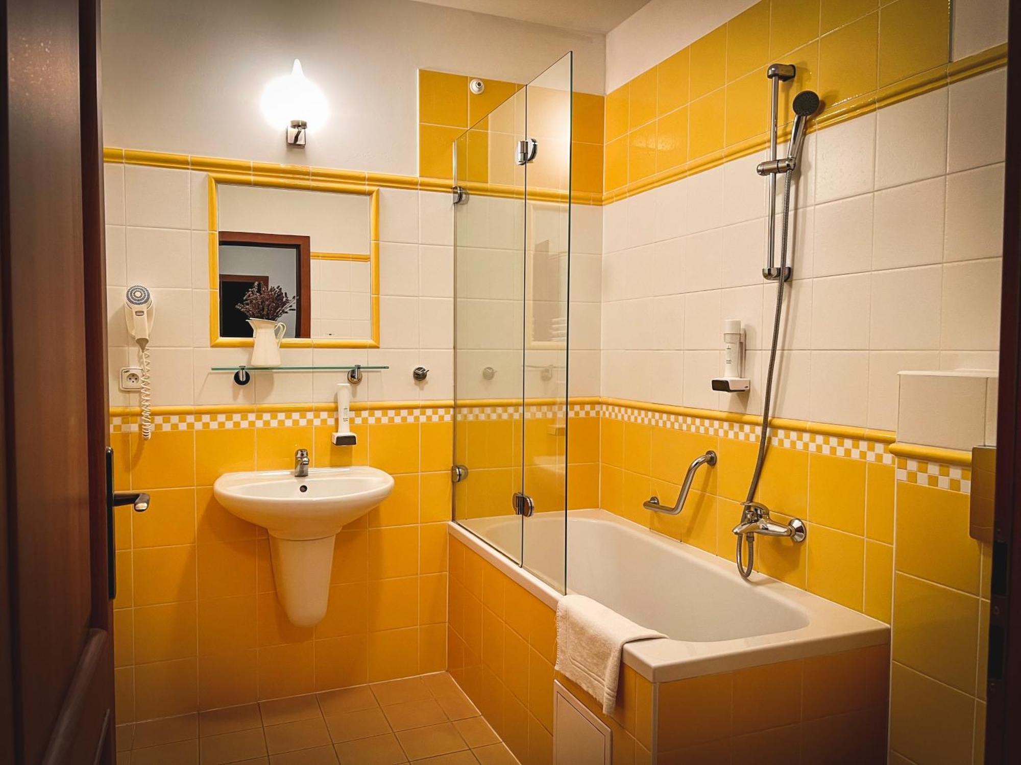 Hotel U Zeleneho Stromu Nepomuk 外观 照片