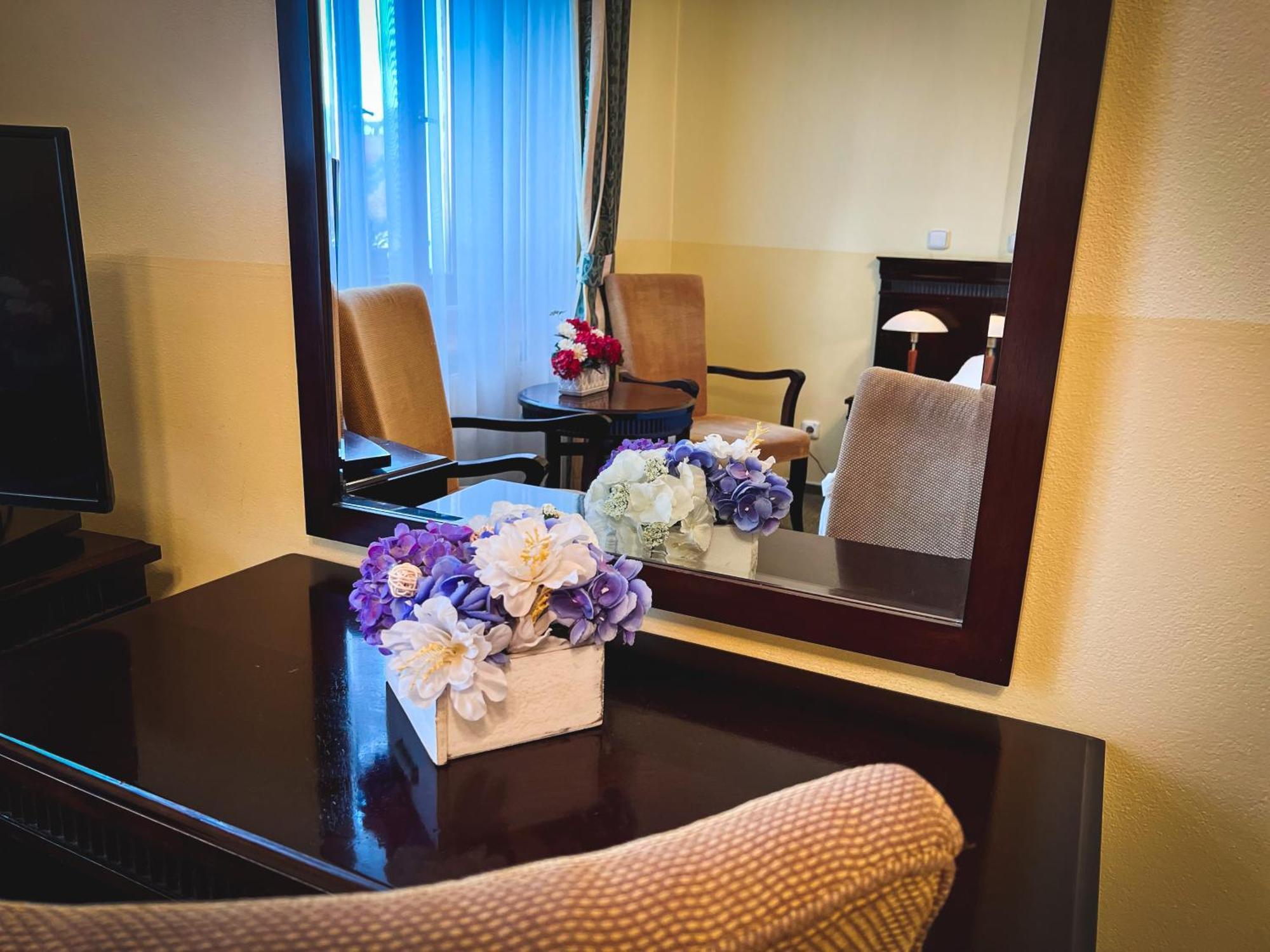 Hotel U Zeleneho Stromu Nepomuk 外观 照片