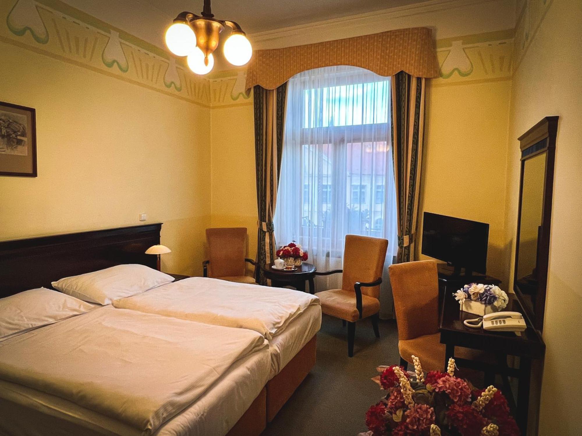 Hotel U Zeleneho Stromu Nepomuk 外观 照片