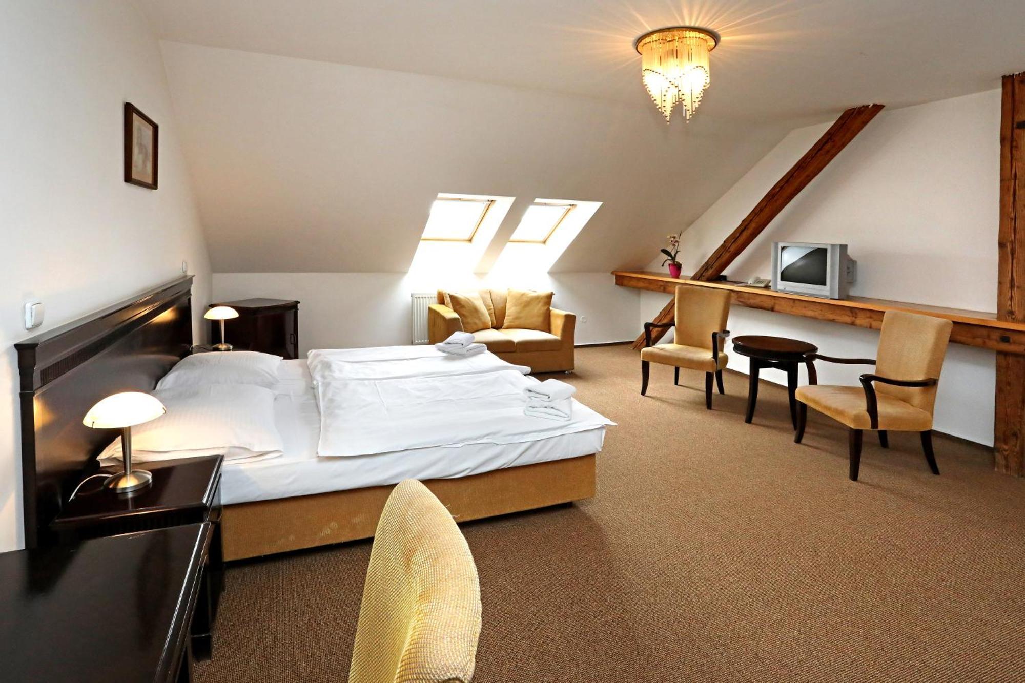 Hotel U Zeleneho Stromu Nepomuk 外观 照片
