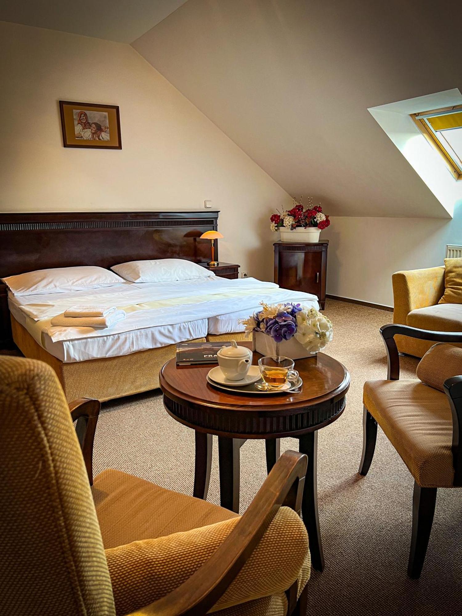 Hotel U Zeleneho Stromu Nepomuk 外观 照片