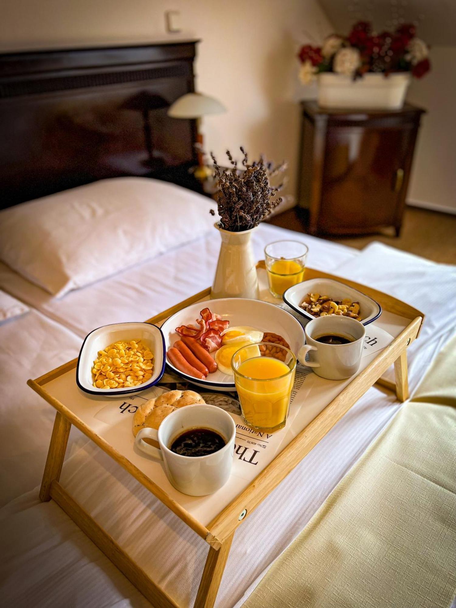 Hotel U Zeleneho Stromu Nepomuk 外观 照片